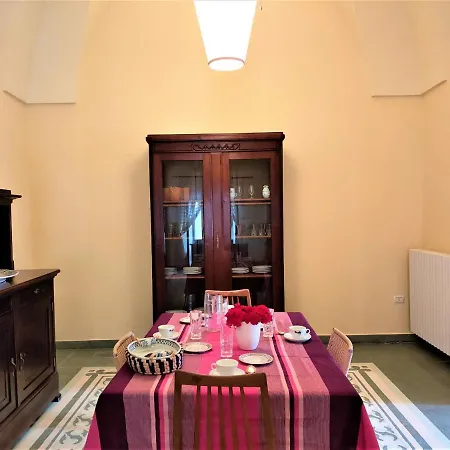 Casa Scupola Di Casa Camilla Journey Feriehus Specchia